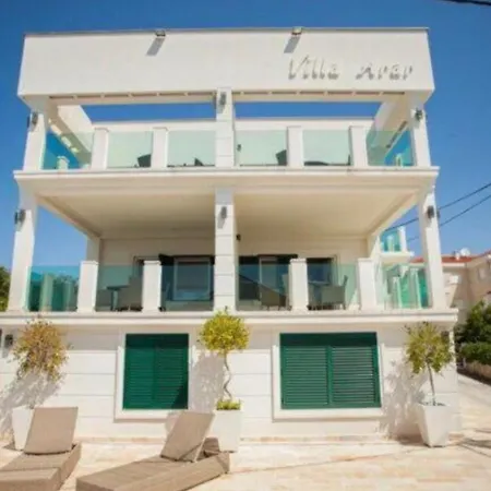 Arius Front Seget-trogir فيلة *
