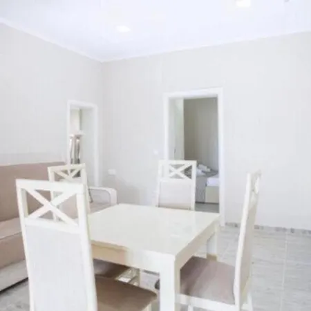 Arius Front Seget-trogir فيلة