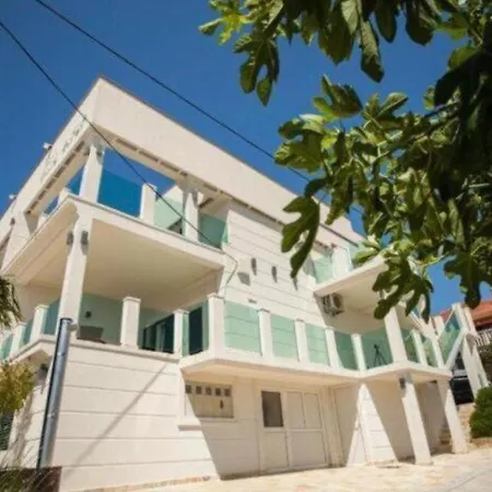 فيلة Arius Front Seget-trogir سيغيت فغانييتْسا